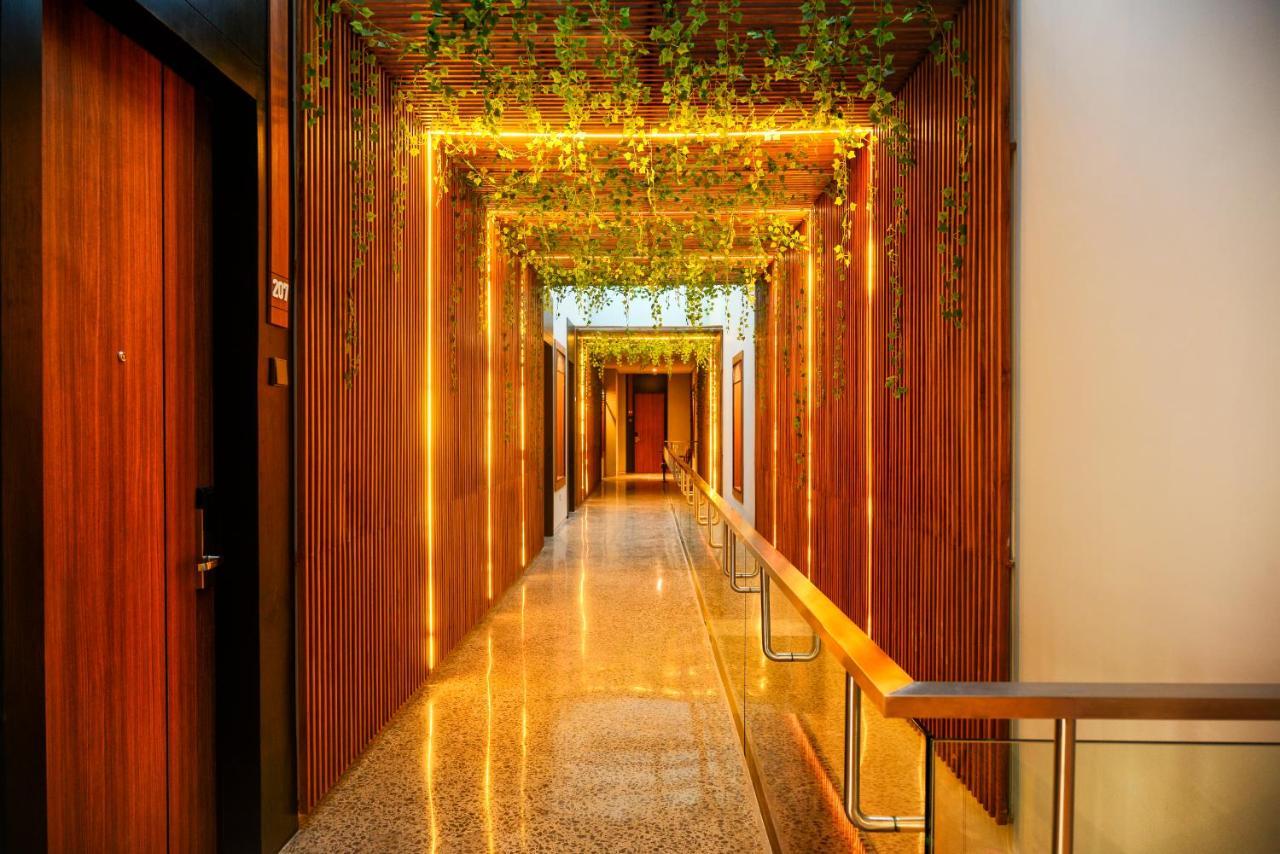 Nata Azana Hotel Solo Екстериор снимка
