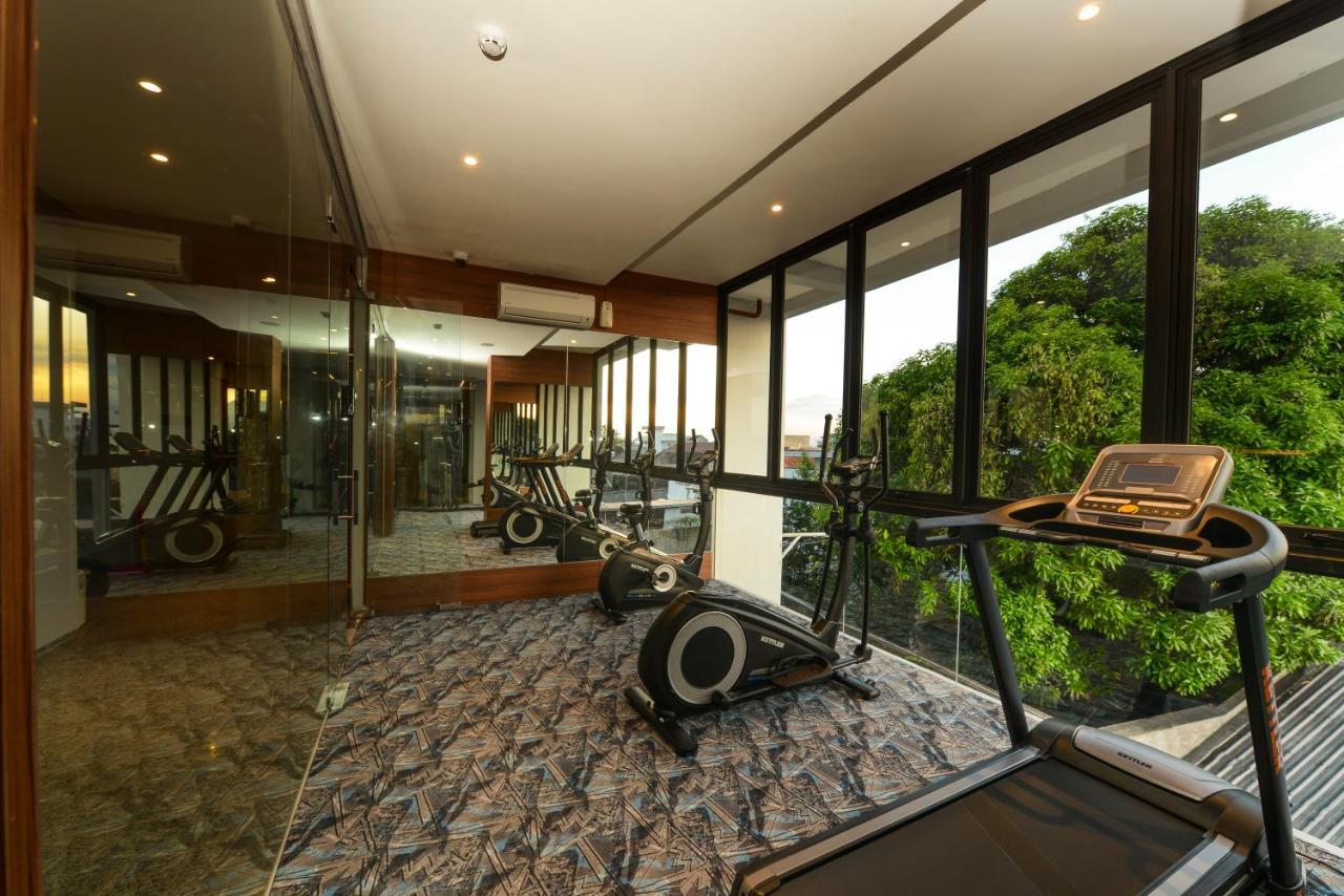 Nata Azana Hotel Solo Екстериор снимка