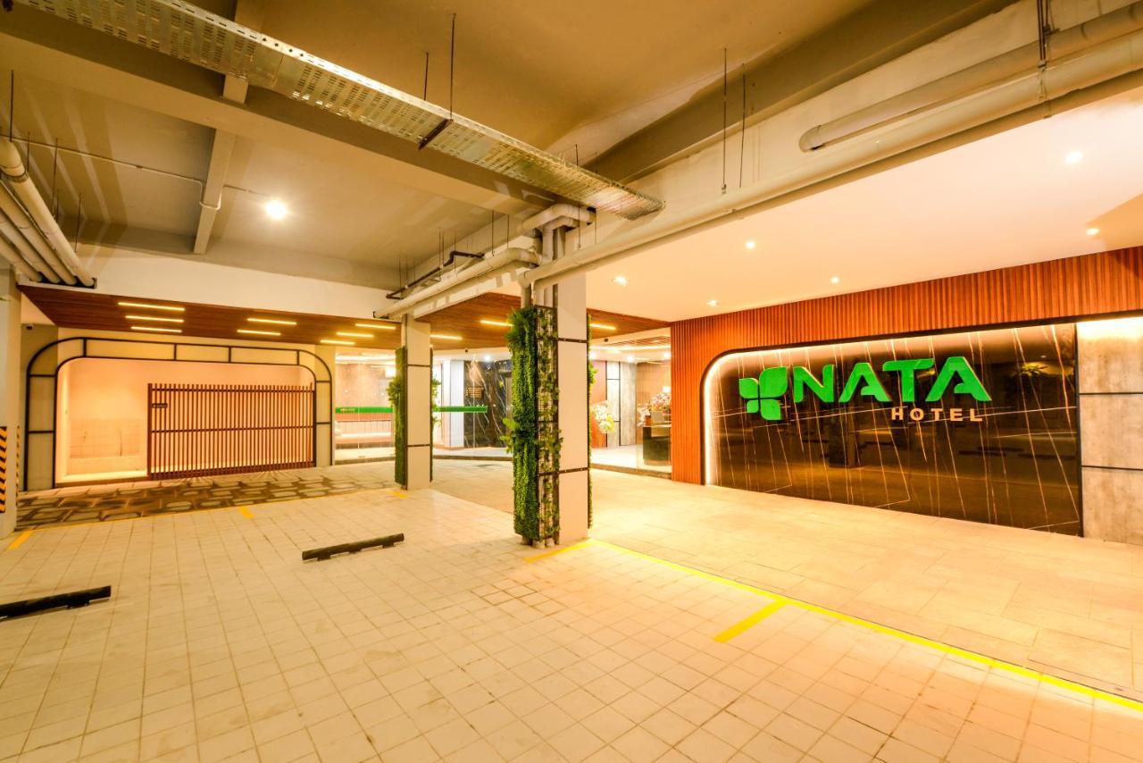 Nata Azana Hotel Solo Екстериор снимка