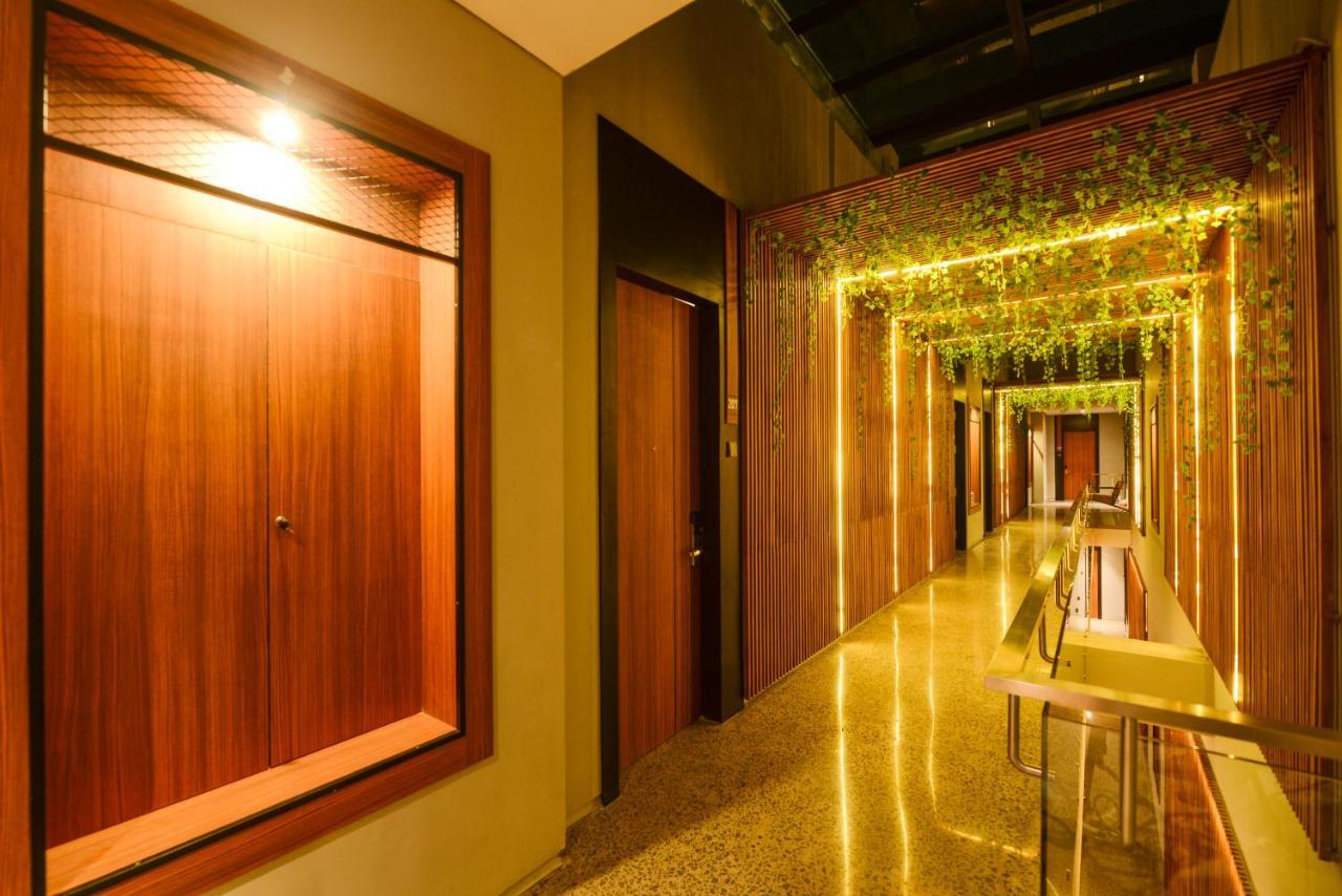 Nata Azana Hotel Solo Екстериор снимка