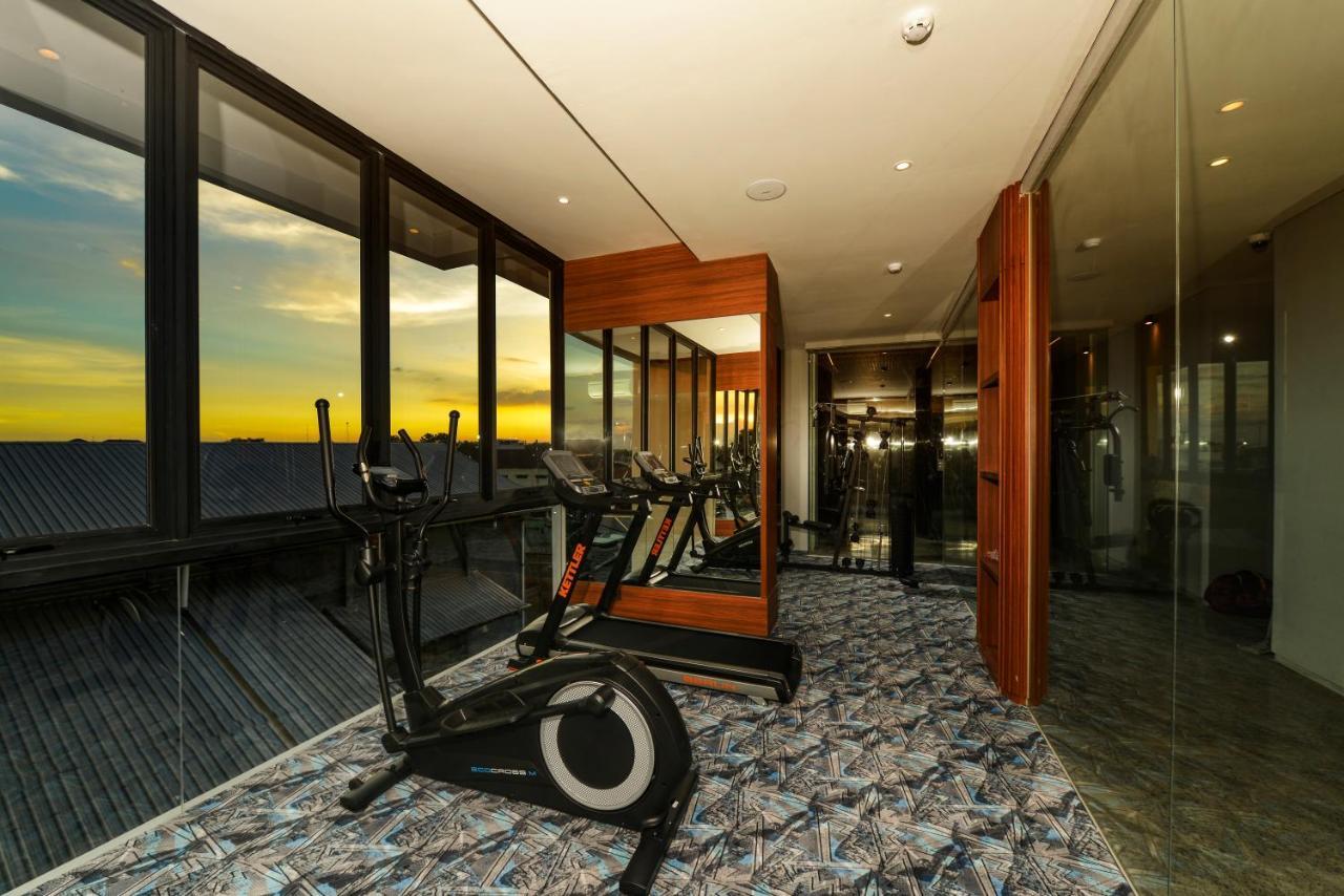 Nata Azana Hotel Solo Екстериор снимка
