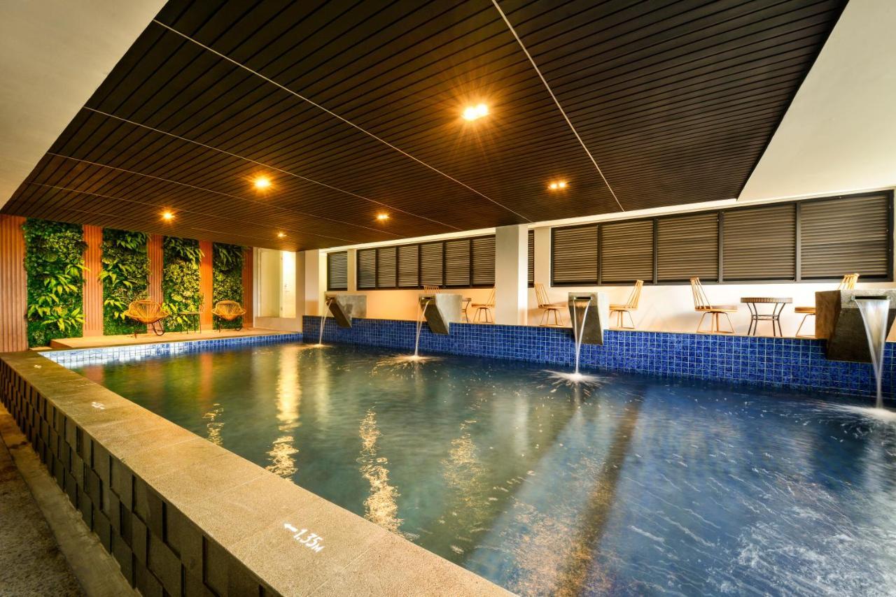 Nata Azana Hotel Solo Екстериор снимка