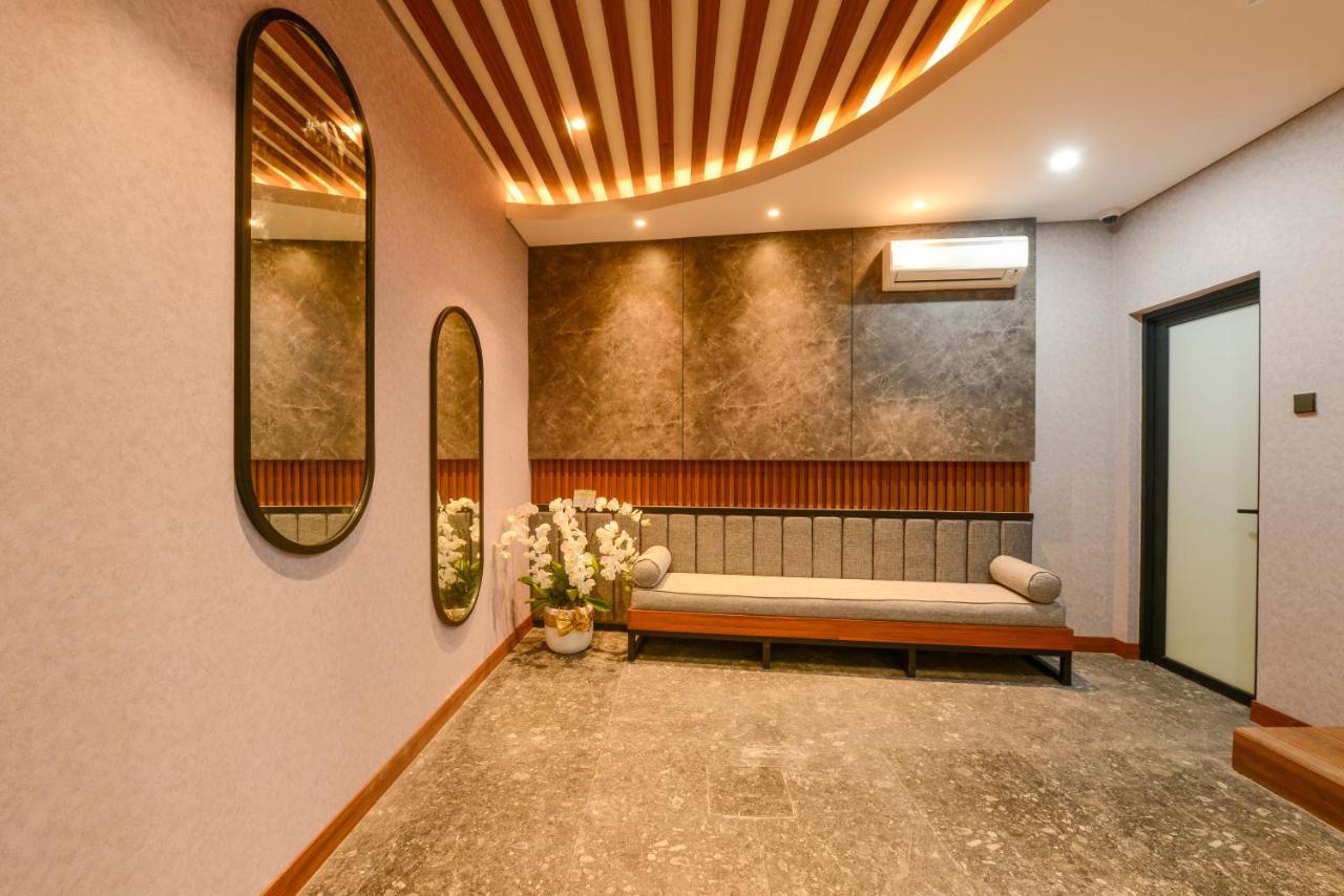 Nata Azana Hotel Solo Екстериор снимка