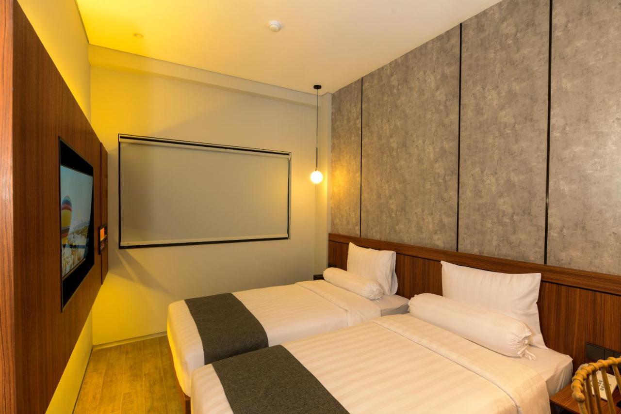 Nata Azana Hotel Solo Екстериор снимка