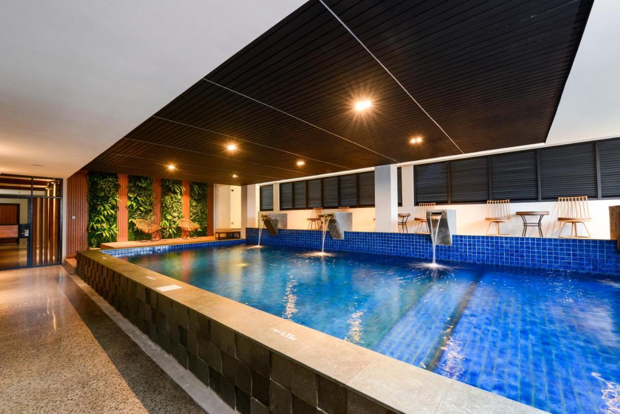 Nata Azana Hotel Solo Екстериор снимка