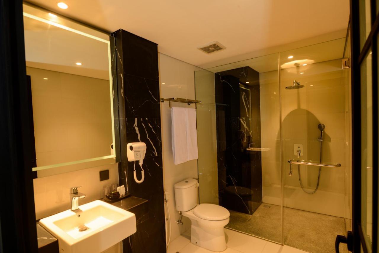 Nata Azana Hotel Solo Екстериор снимка