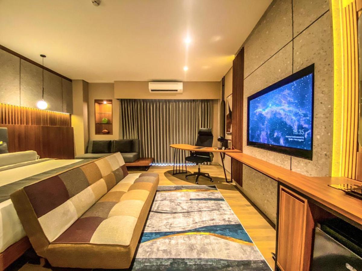 Nata Azana Hotel Solo Екстериор снимка