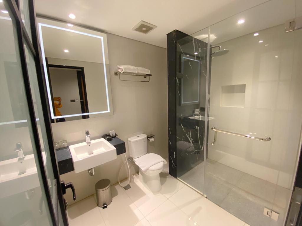 Nata Azana Hotel Solo Екстериор снимка