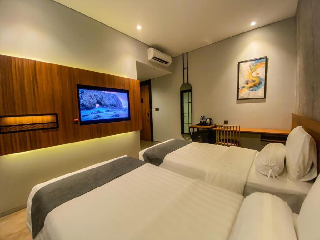Nata Azana Hotel Solo Екстериор снимка