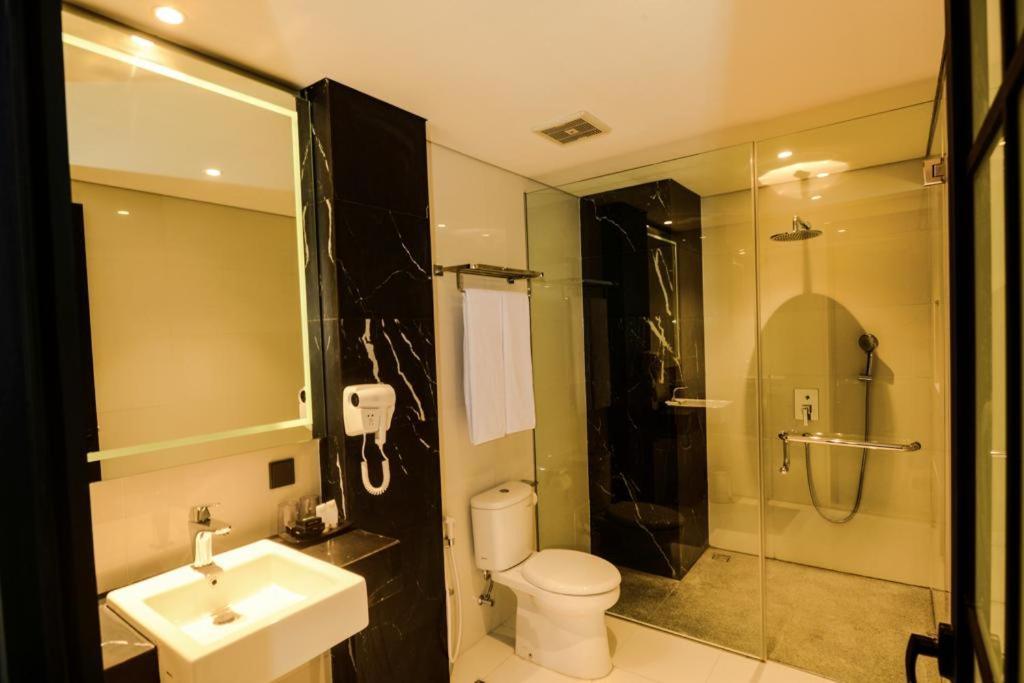 Nata Azana Hotel Solo Екстериор снимка
