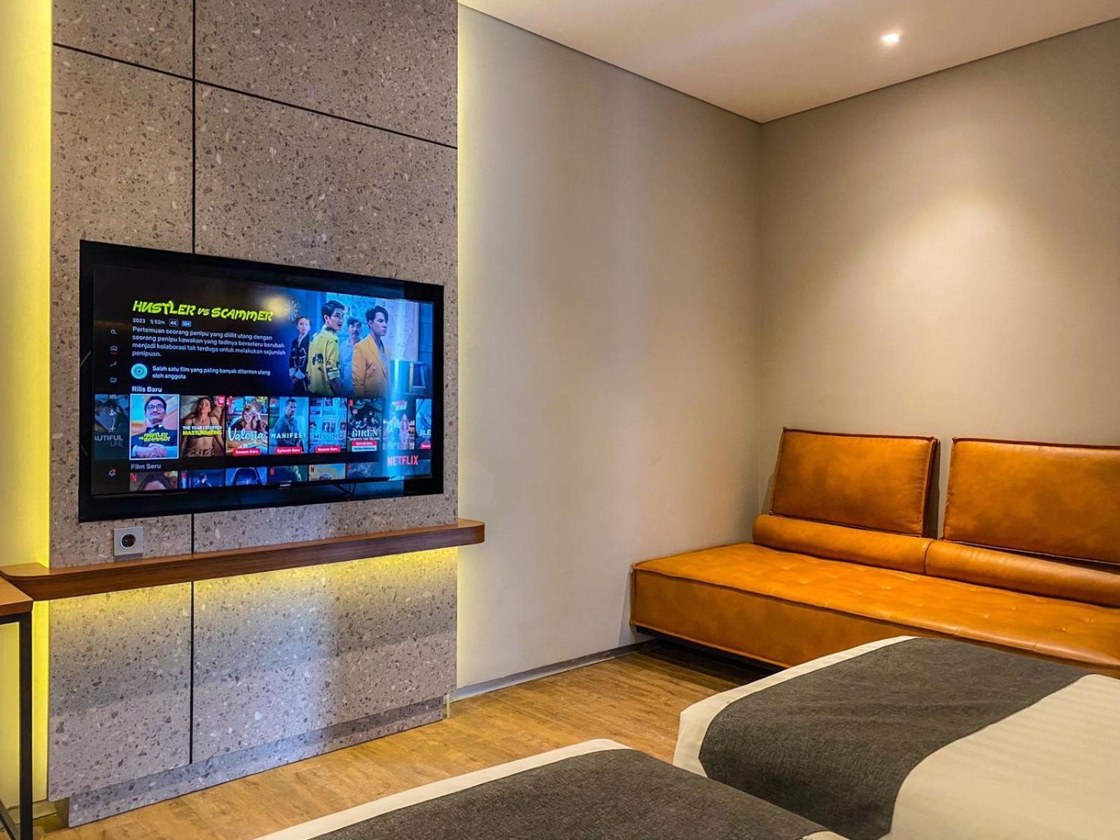 Nata Azana Hotel Solo Екстериор снимка